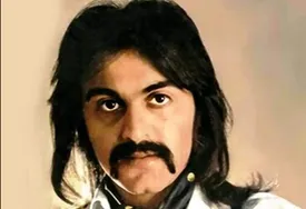 خداحافظی کوروش یغمایی با خوانندگی و دنیای موسیقی | خداحافظ گل یخ