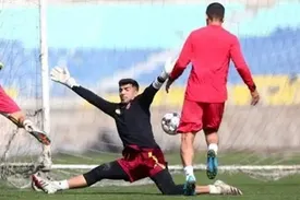 با رقیب علیرضا بیرانوند آشنا شوید