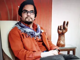 شاعر شدن از هر کاری راحتتر شده است!