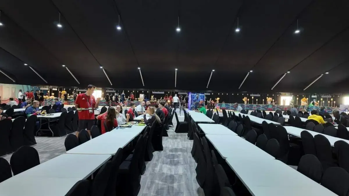 کاروان ایران در ریاض یا تور تفریح افراد بی‌ربط کنار ورزشکاران؟!