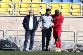 دیدار عبدالکریم با رفیق قدیمی‌اش در پرسپولیس/ عکس