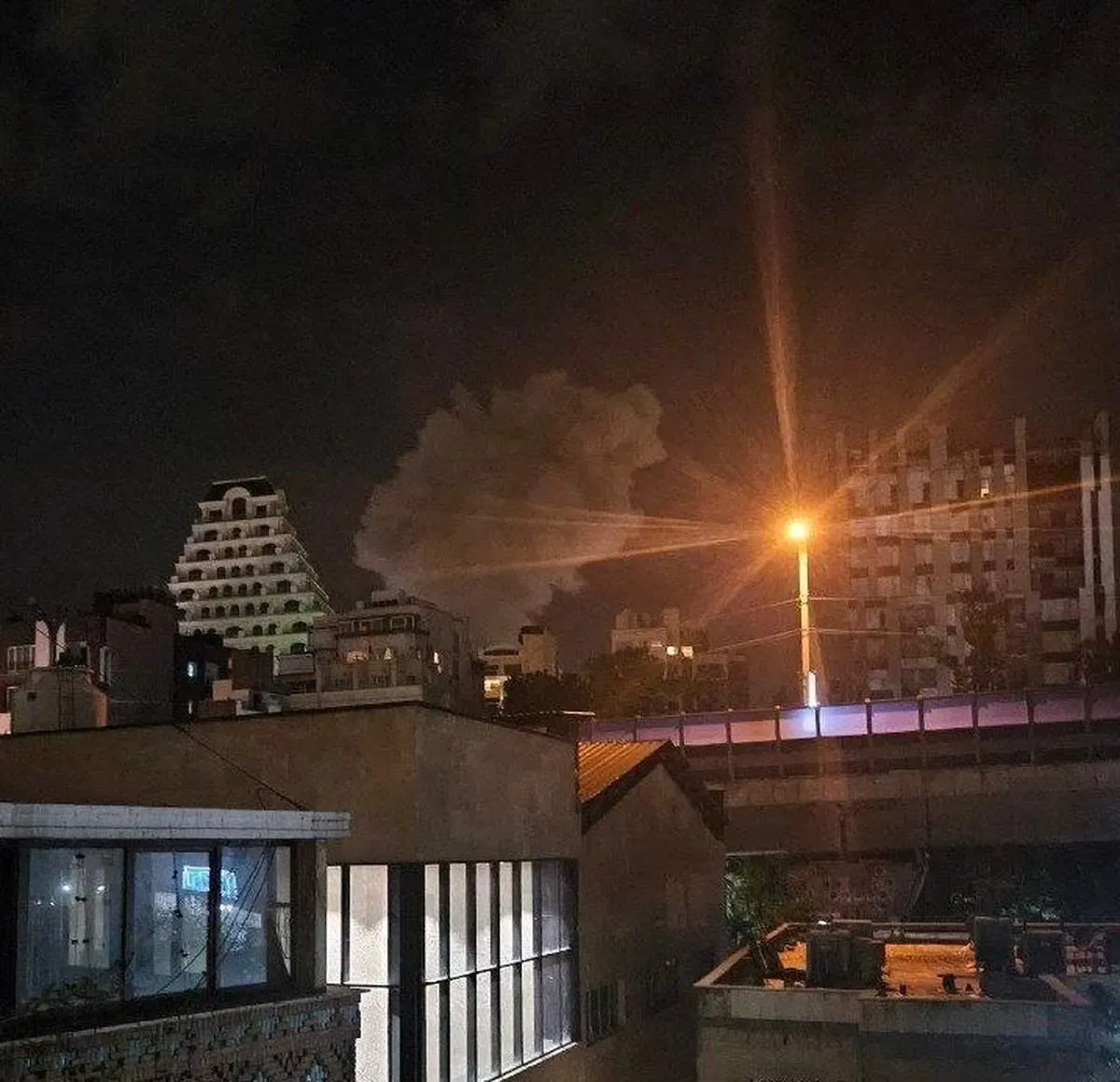 فوری/ اولین تصاویر از دود ناشی از انفجار شدید در تهران