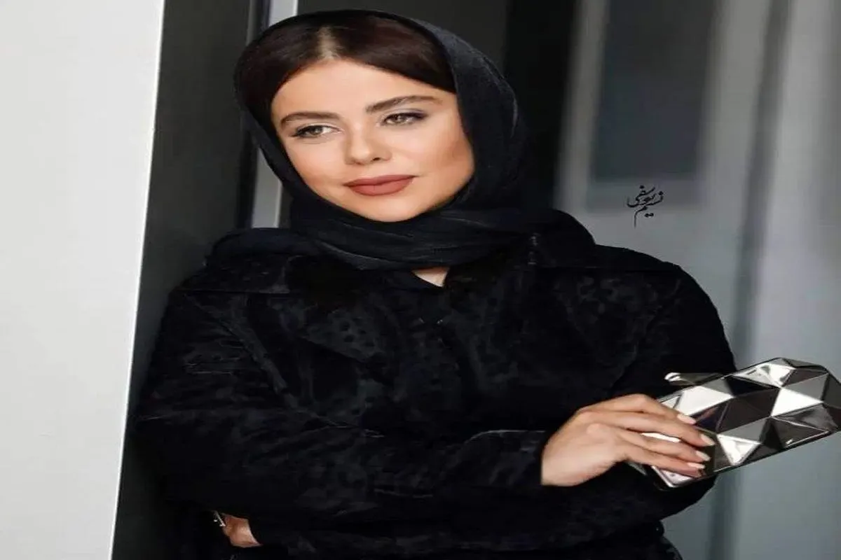 ببینید / همخوانی جنجالی خانم بازیگر در کنسرت اشوان