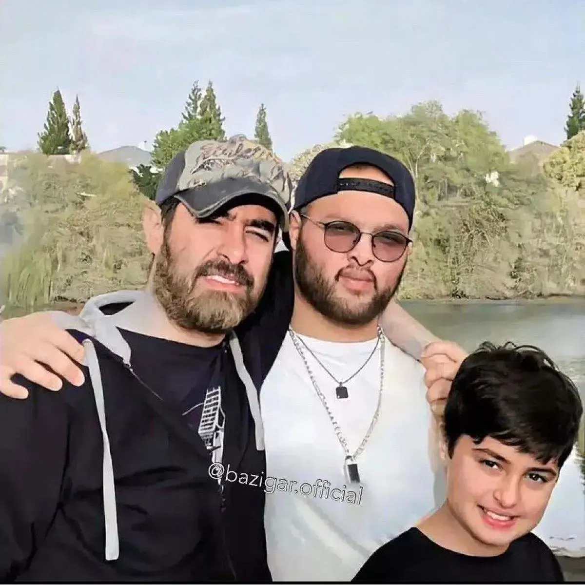 شهاب حسینی با پسرانش امیرعلی و محمد امین/ عکس