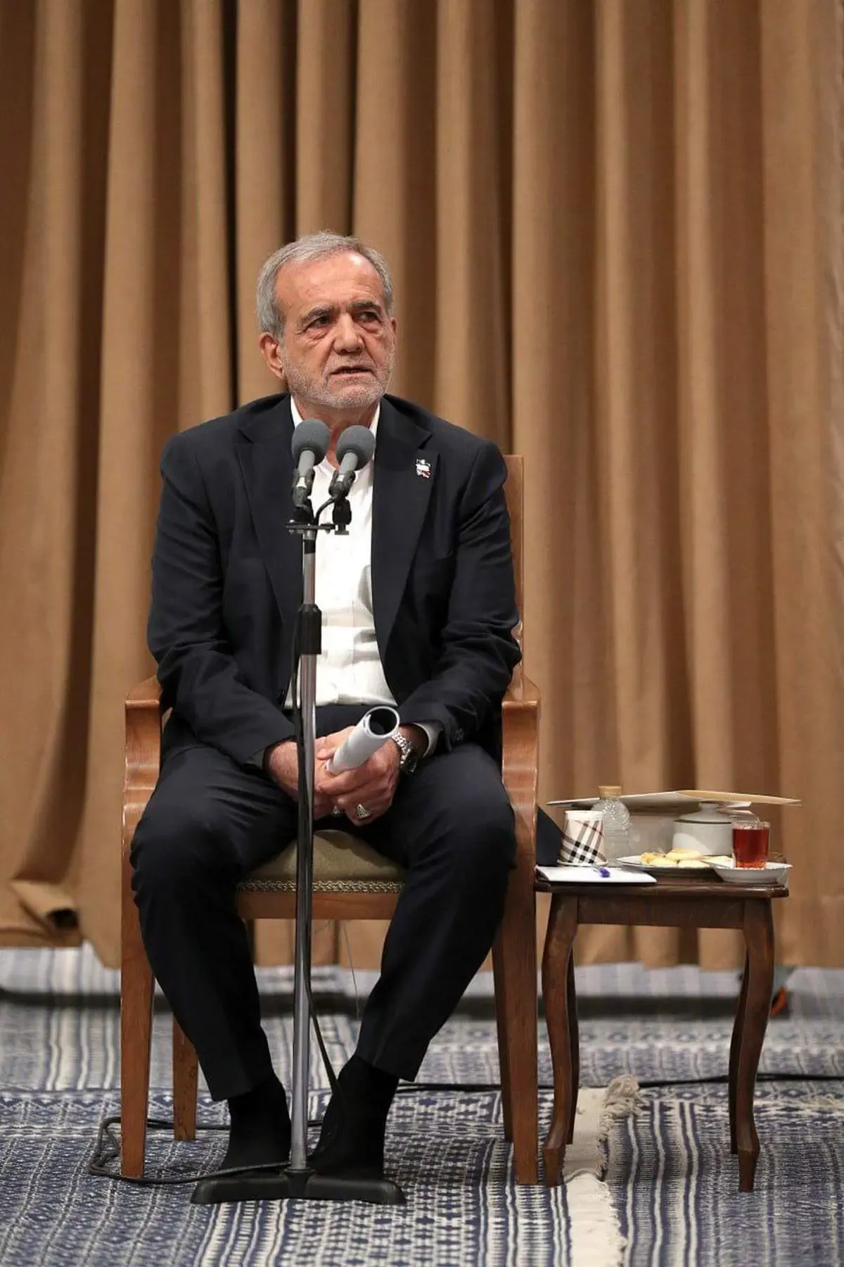 رئیس‌جمهور: رشد اقتصادی و مهار تورم دستور کارهای مهم دولت هستند