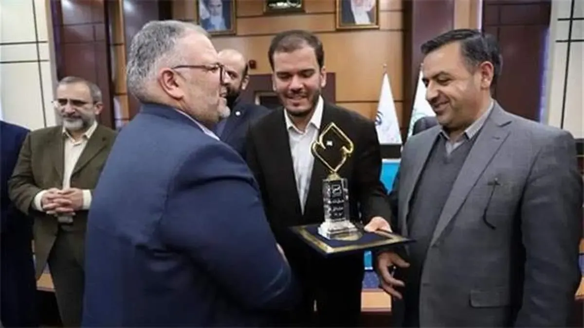 از شرکت نفت پاسارگاد به عنوان صنعت برتر کشور تجلیل شد