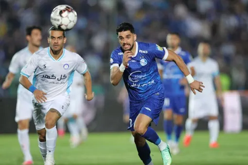 استقلال یقه پرسپولیس را ول نکرد