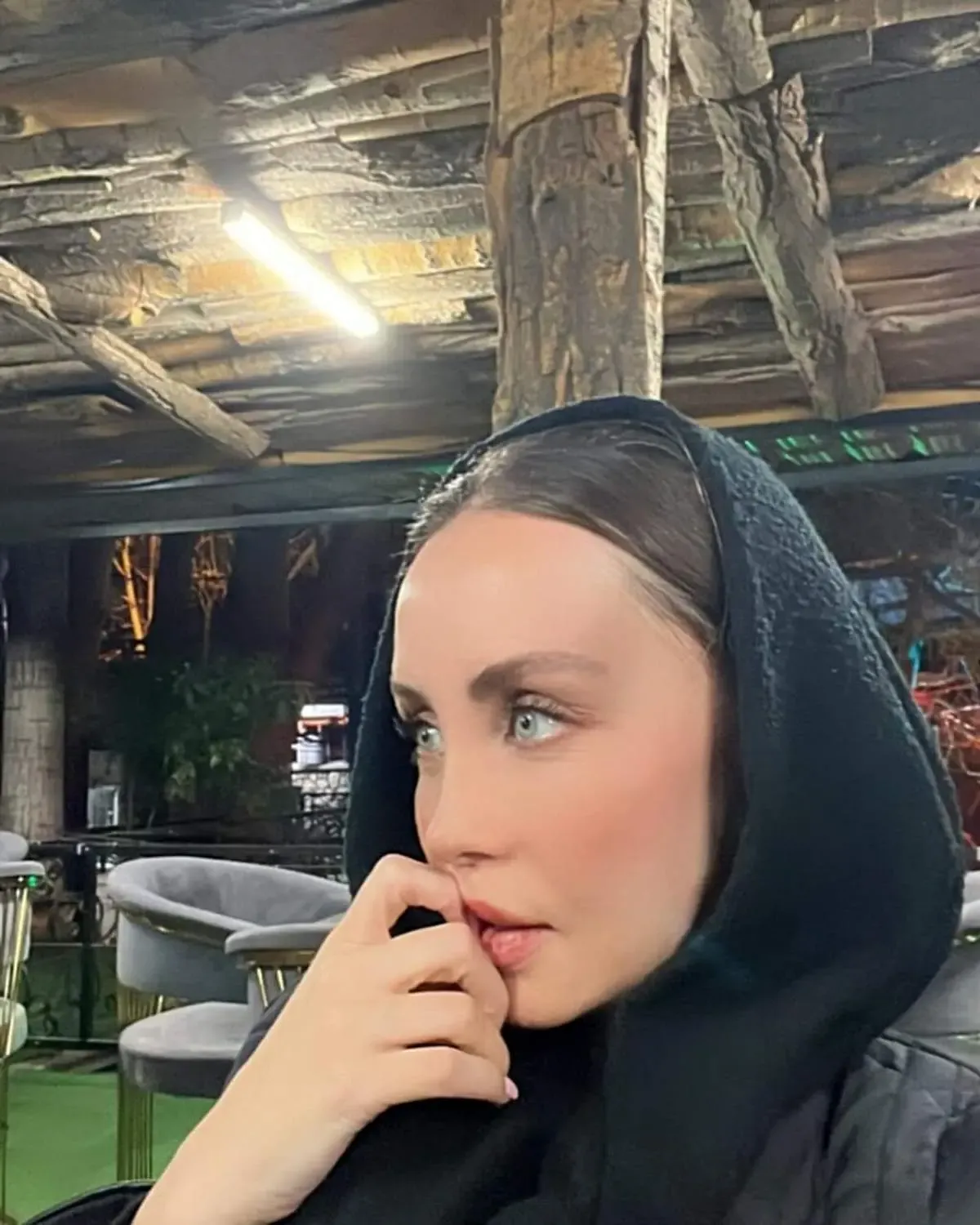 پوشش جذب و منشوری حدیث فولادوند در باشگاه ورزشی / عکس