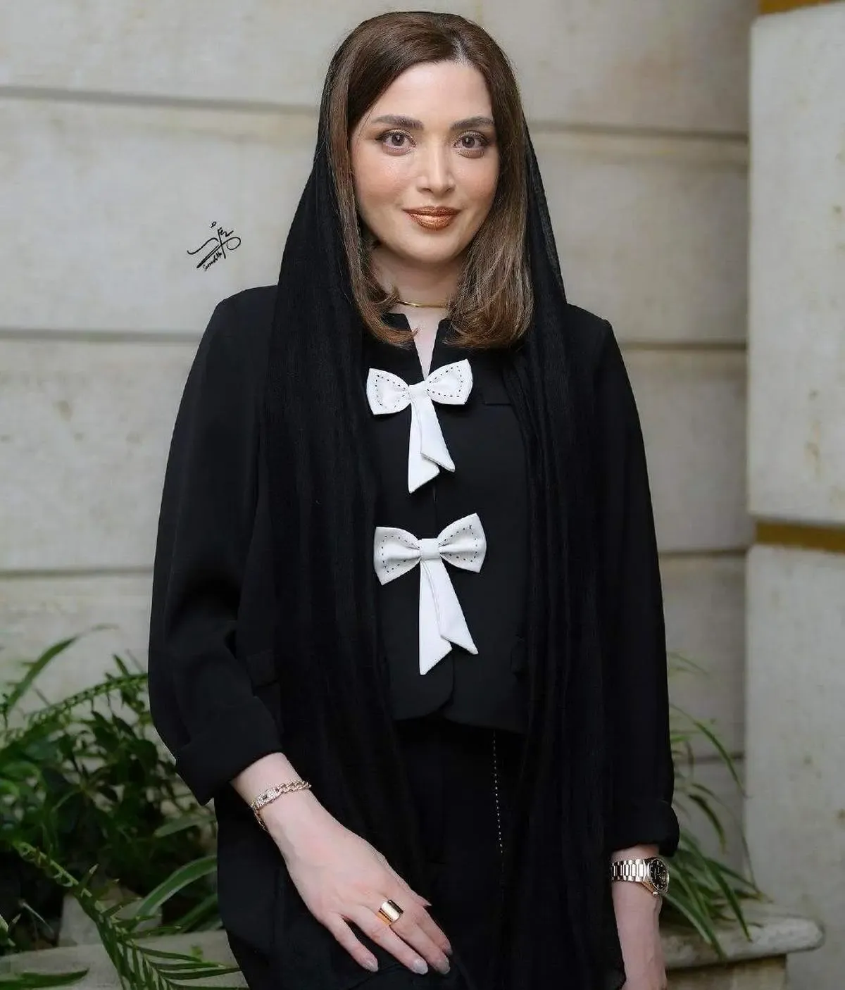 تیپ و چهره جذاب بهنوش طباطبایی با کیف میلیون دلاری/ ببینید