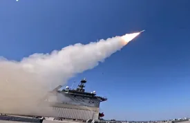 شلیک موشک بالستیک دوربرد از ناو جنگی سپاه