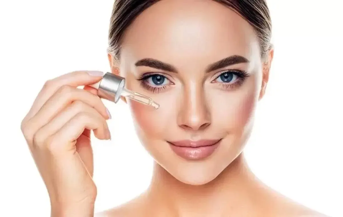 چطور با انتخاب آبرسان مناسب، پوستی جوان‌تر و درخشان‌تر داشته باشیم؟