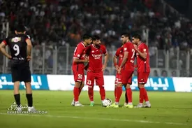 پرسپولیس ۱۰ نفره صدرنشین شد/ رقص لزگی سرخها در مازندران