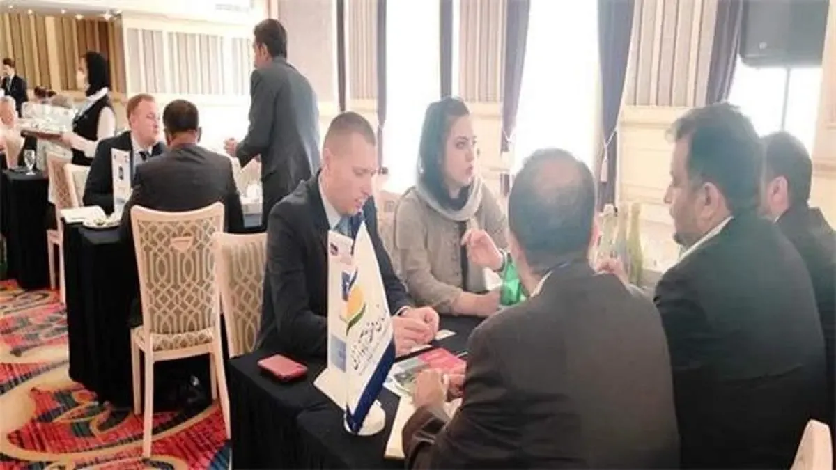 مذاکرات سازمان منطقه آزاد انزلی با شرکت های حاضر در بزرگترین هیأت تجاری روسیه در ایران