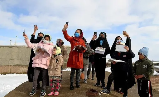 تحصیل مجازی در ارتفاع  / عکس :  عبدالرحمن رافتی