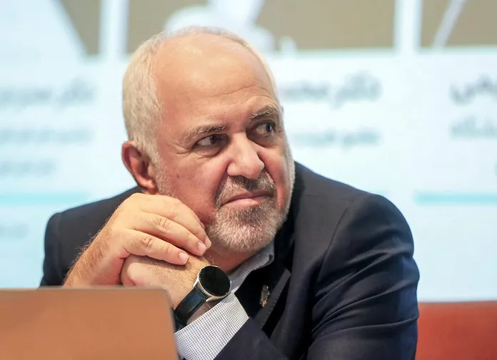باید از موضع خودباوری با جهان تعامل کنیم