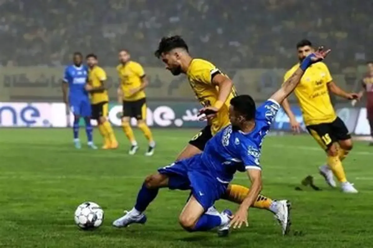 هواداران سپاهان نام یک سرمربی را فریاد زدند/ مورایس را نمی خواهیم