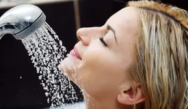 معجزه دوش شبانه/ ۶ فایده شگفتانگیز که خوابتان را متحول میکند