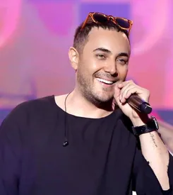 خواننده مطرح پاپ در بخش مراقبتهای ویژه بستری شد