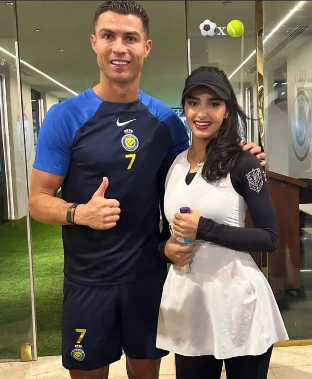 عکس/ ملاقات متفاوت رونالدو با یک زن عربستانی