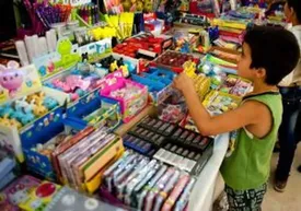 توزیع ۱۴۰ حواله خرید بین دانش‌آموزان کم برخوردار توسط منطقه آزاد انزلی