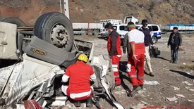 تصادف زنجیره‌ای چند خودروی سبک و سنگین در محور دماوند