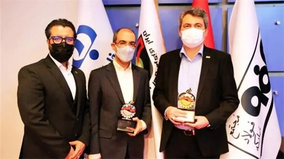 فولاد مباركه موفق به دریافت تندیس زرین جشنواره ملی صنعت سلامت‌محور شد