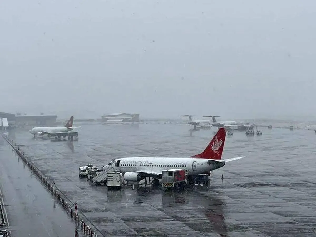 کلیه پروازهای فرودگاه مشهد  تا اطلاع ثانوی لغو شد