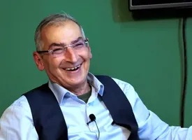 زندگینامه صادق زیباکلام | سلبریتی سیاستمداران