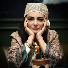 استایل فوق جذاب لیندا کیانی در جشن تولدش/ عکس