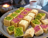 طرز تهیه حلوا زنجبیلی مجلسی برای افطار/ نکات مهم برای تیره نشدن حلوا