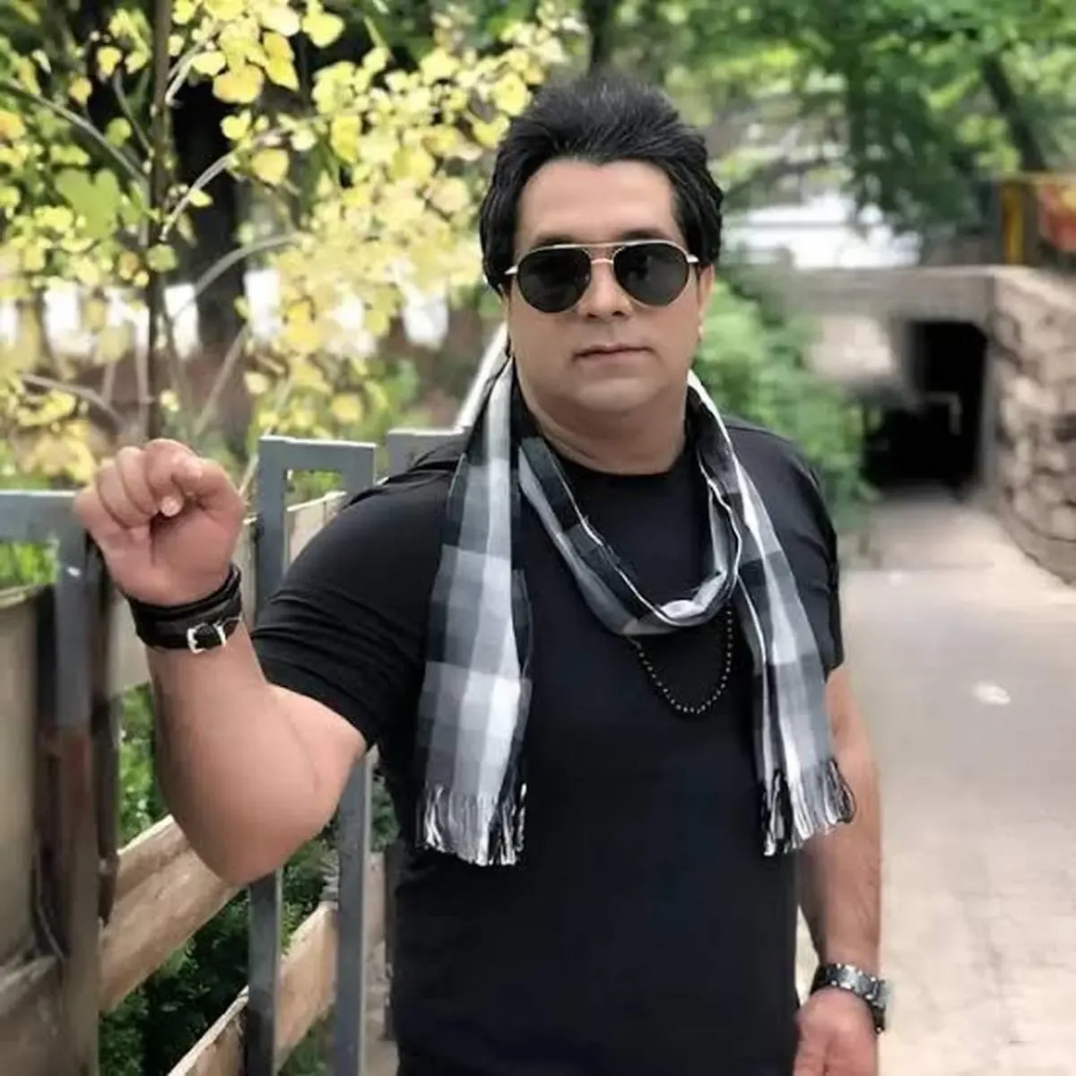 بازیگر مشهور جزئیات زمان خاکسپاریامید جهان را علام کرد