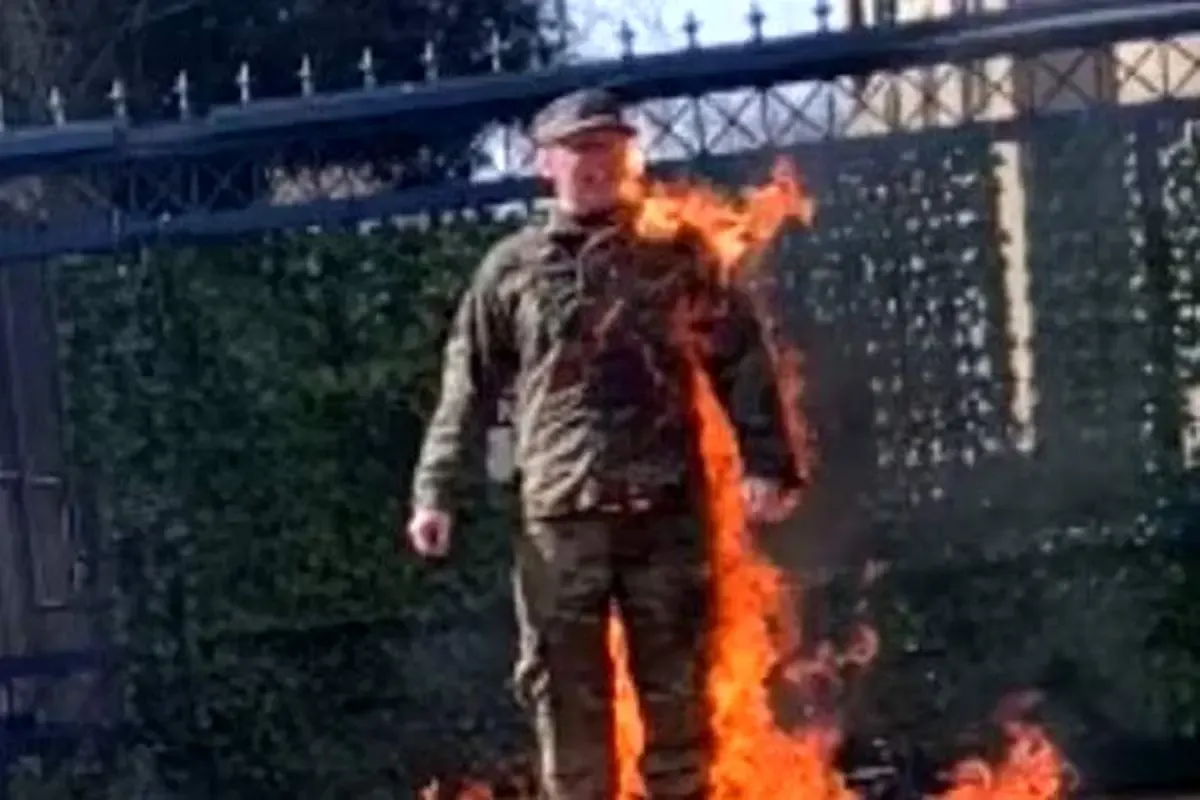 خودسوزی خلبان آمریکایی  در واکنش به جنگ غزه / عکس