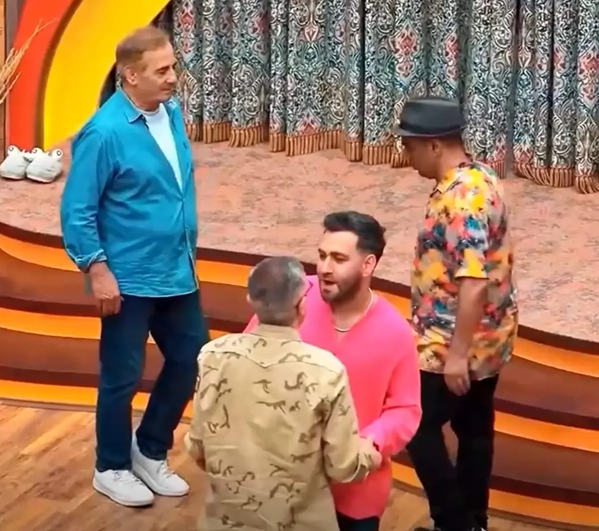 احسان علیخانی با جوکر طوفانی شروع کرد/ سکانس رقص نیما و جواد ترکاند