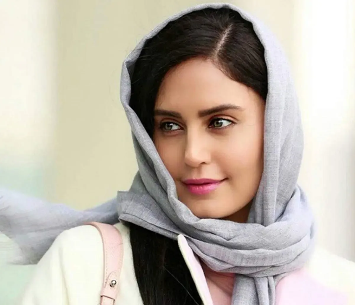 عذرخواهی وزیر ارشاد از الناز شاکردوست