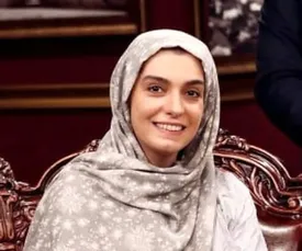 سوال عجیب مهران مدیری از الیکا رزاقی/ فیلم