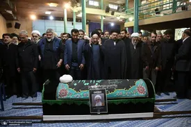 نماز محمد خاتمی بر پیکر روحانی معروف