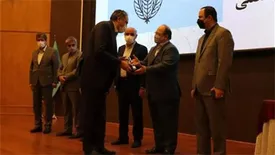 شرکت دخانیات نشان درخشان بنگاه تولیدی برتر زیر مجموعه وزارت کار   را دریافت کرد