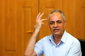 ماجرای شلاق پرستو احمدی دوباره خبرساز شد / کنایه تند احمد زیدآبادی به اظهارات مرندی