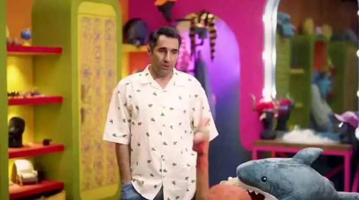 تقلید صدای فوق خنده‌دار احسان علیخانی توسط هادی کاظمی/ فیلم