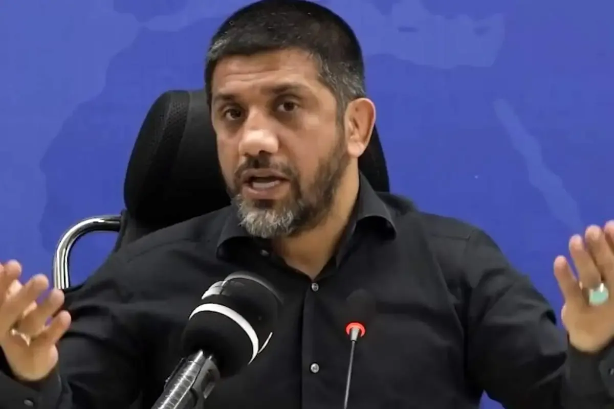 اعتراف علیرضا دبیر : من هم سرود ملی نمی‌خواندم!