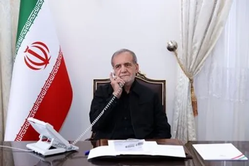 پزشکیان خطاب به نخست وزیر ژاپن: راهزنی دریایی آمریکا باید صریحاً محکوم و متوقف شود/ درخ