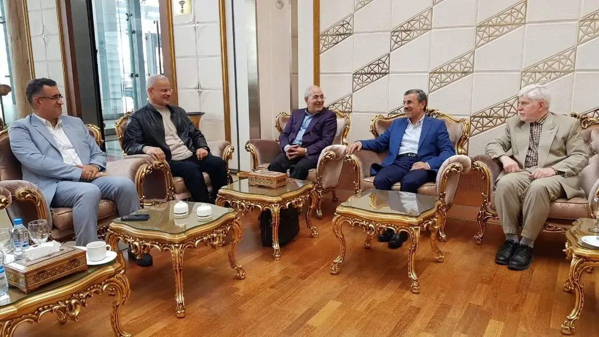 محمود احمدی نژاد به خارج از کشور رفت