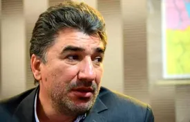 نباید در تغییرات دست به عصا بود