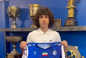 بازیکن جدید خارجی استقلال نیامده از هواداران لقب گرفت