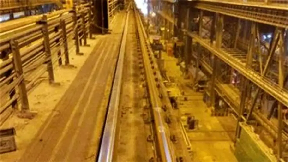 تعویض 270 متر ریل جرثقیل‌های سقفی سالن ریخته‌گری ومتالورژی ثانویه