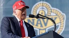 ماجرای پوستر جنجالی ترامپ با عنوان «کوروش کبیر زنده است» چیست؟