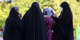 از ورود افراد بی‌حجاب به ادارات بروجرد جلوگیری می شود