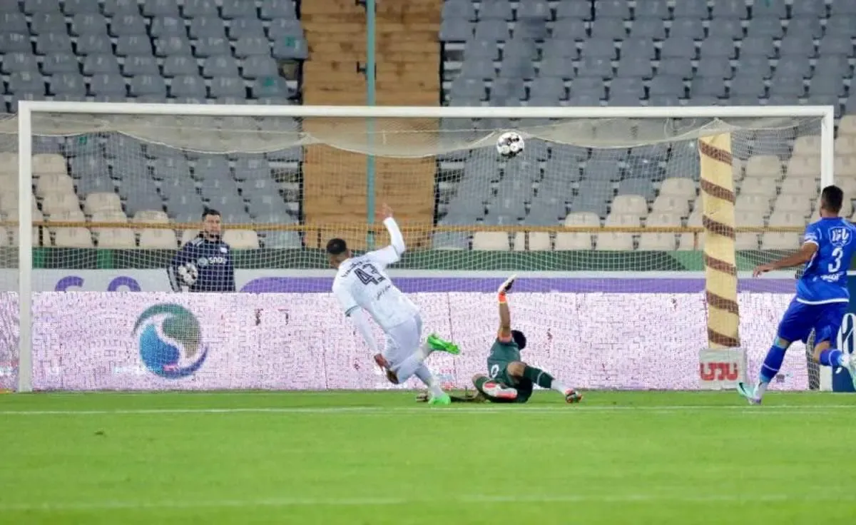 شاید اولین خرید تابستانی استقلال!