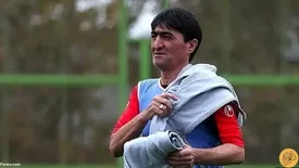 ناصر محمدخانی به سوگ نشست