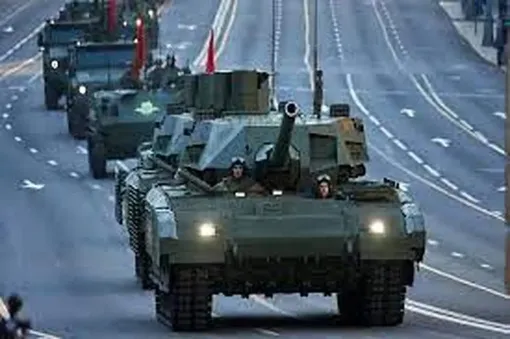 ببینید | تانک‌های روسی در اطراف مجلس  روسیه مستقر شدند